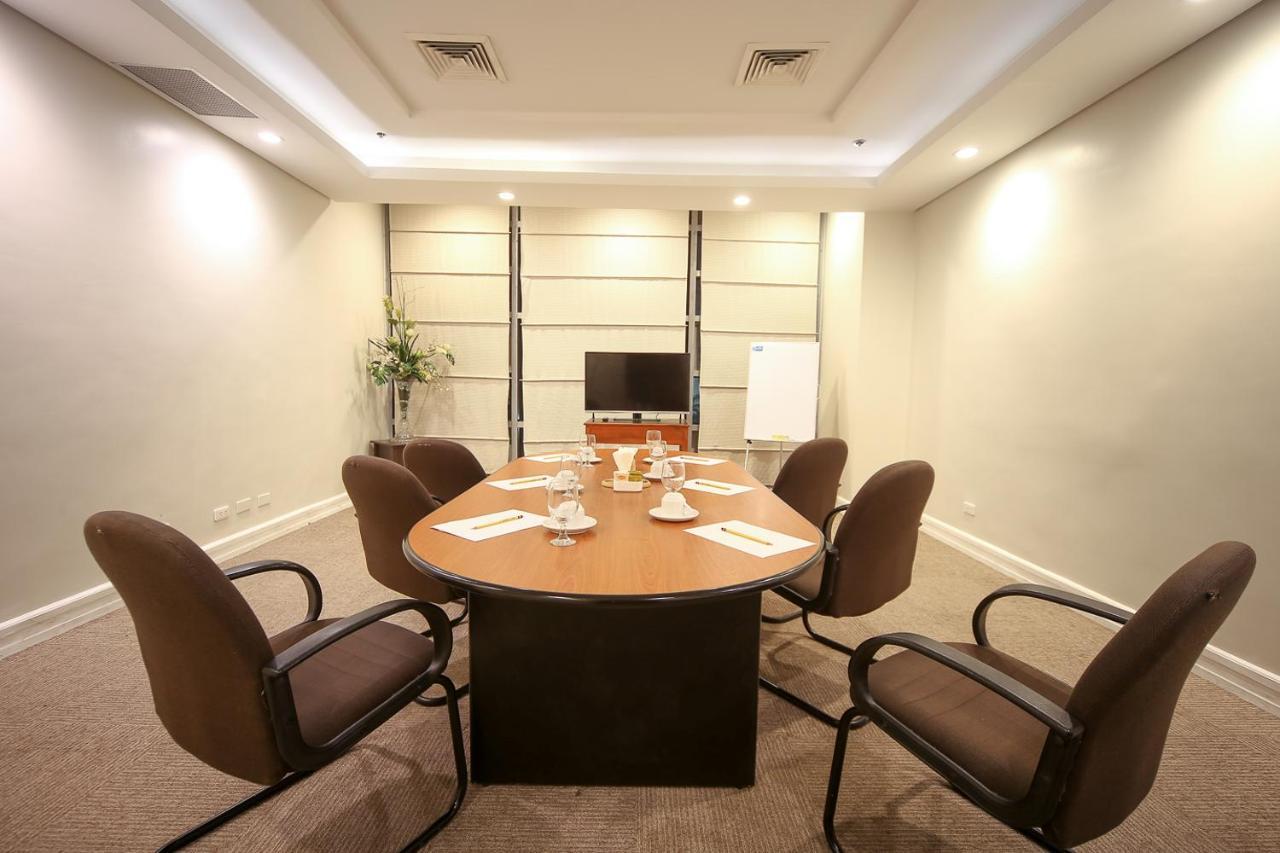 Infinity Tower Suites Makati City Exteriér fotografie