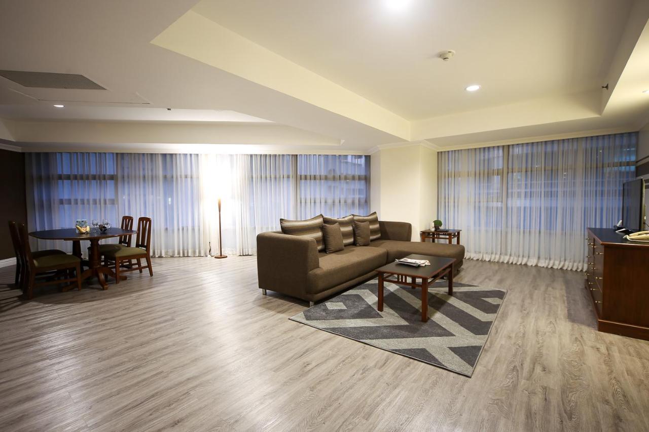 Infinity Tower Suites Makati City Exteriér fotografie