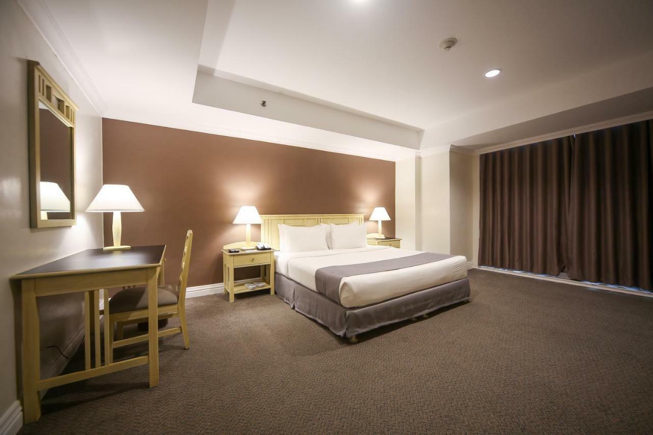 Infinity Tower Suites Makati City Exteriér fotografie